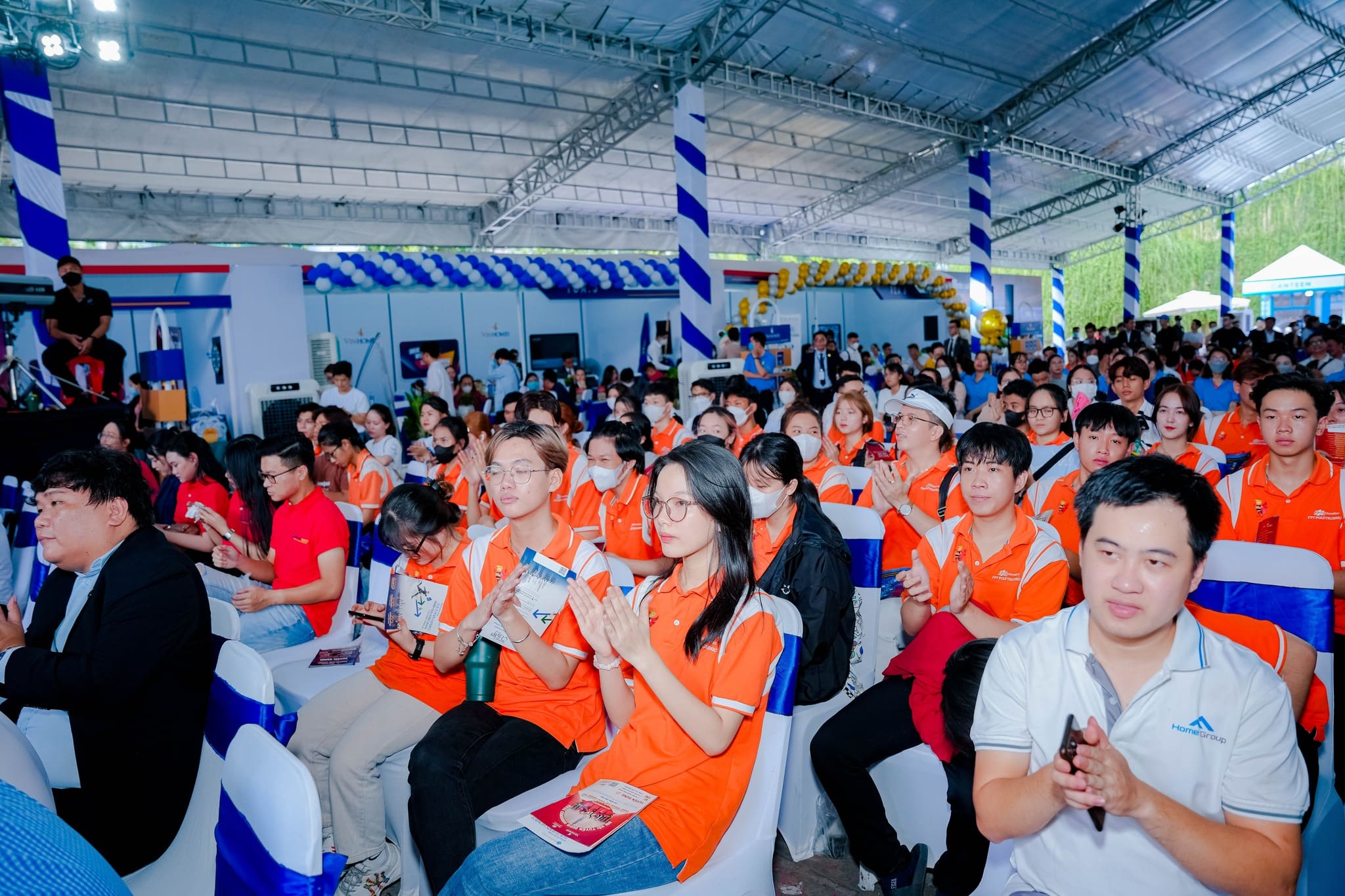 Dai Hoi Tuyen Dung Vinhomes