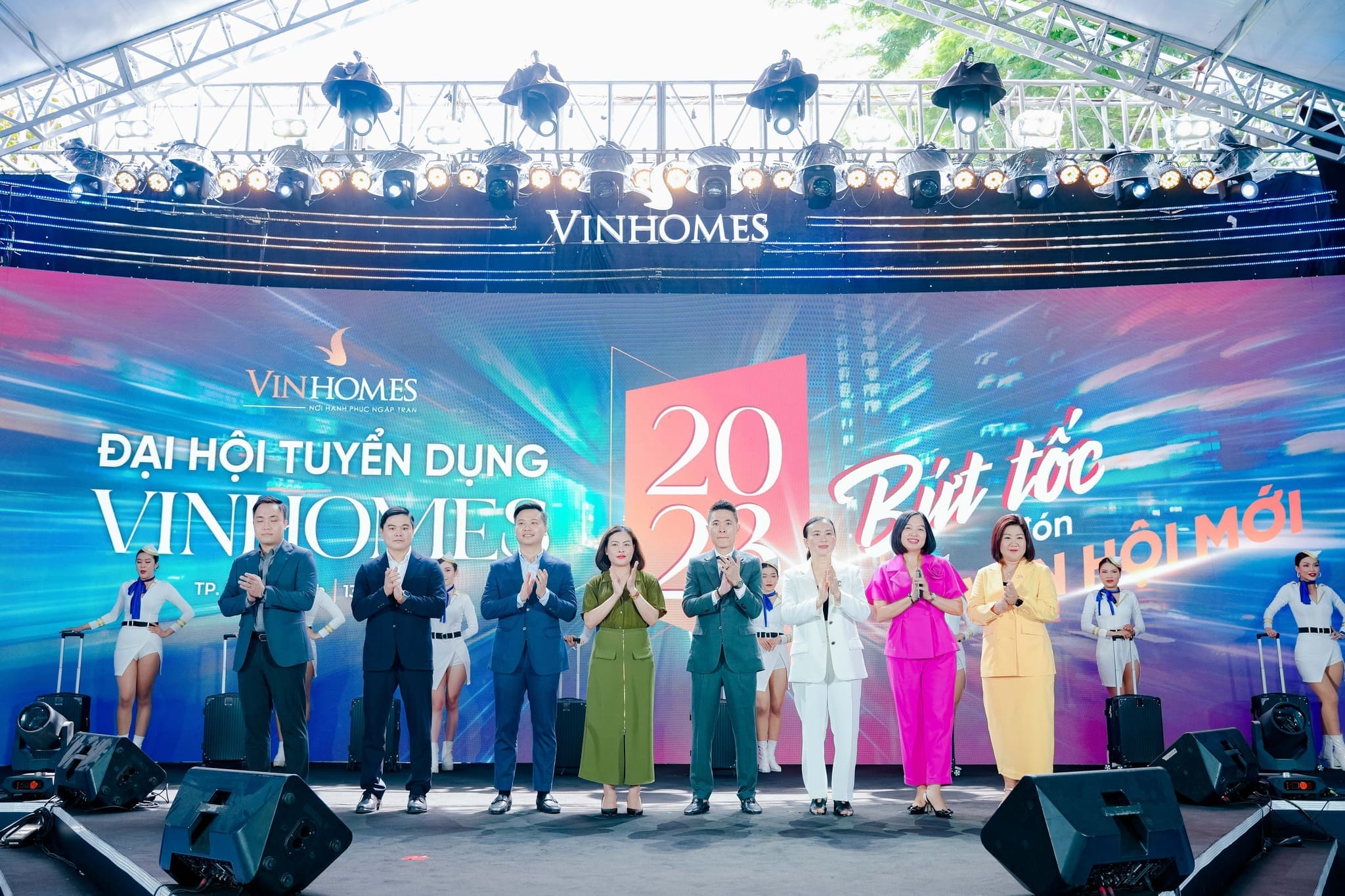 VINHOMEs Tuyen Dung 2023